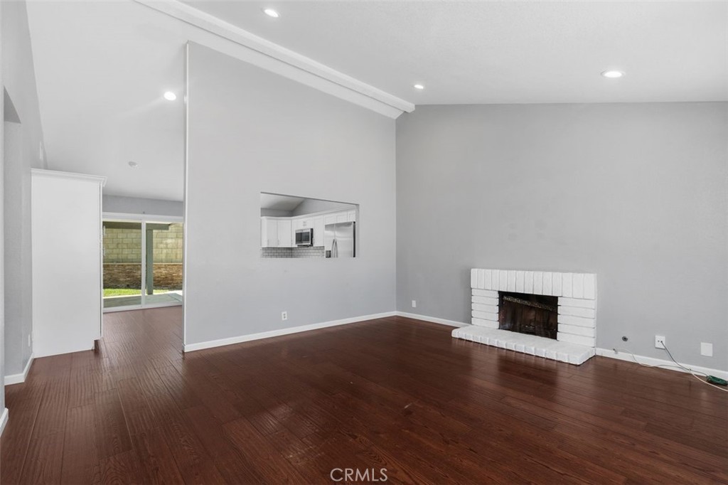 3338 E Radcliffe