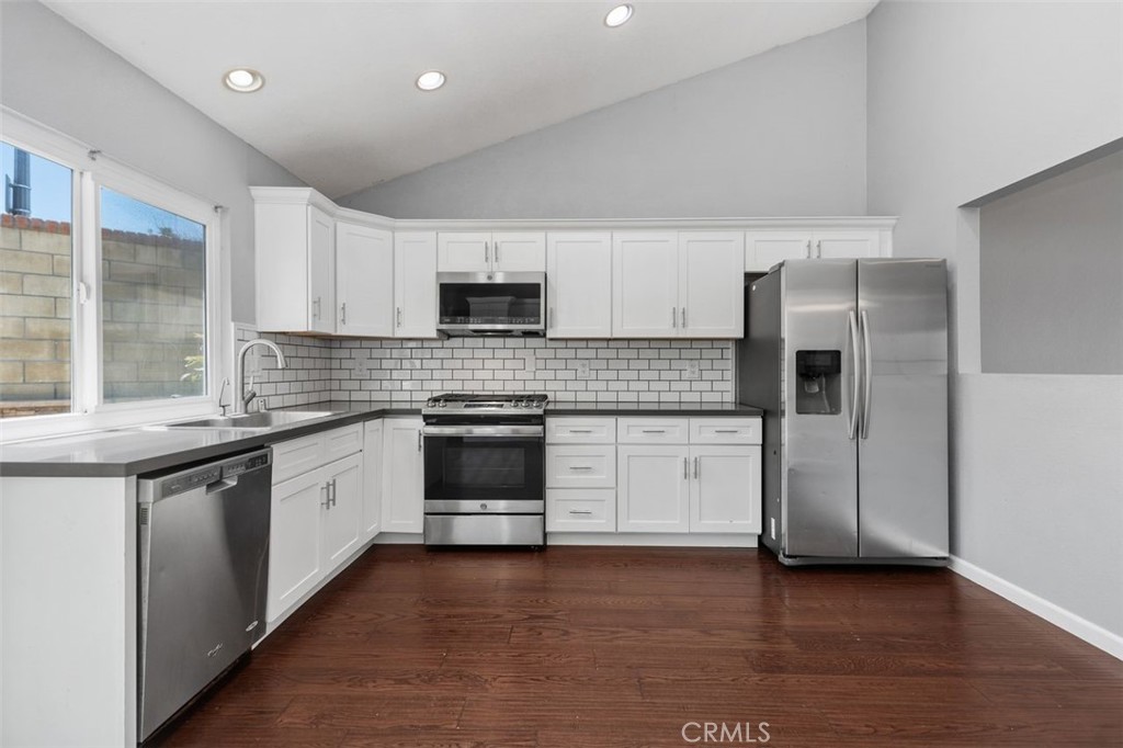 3338 E Radcliffe