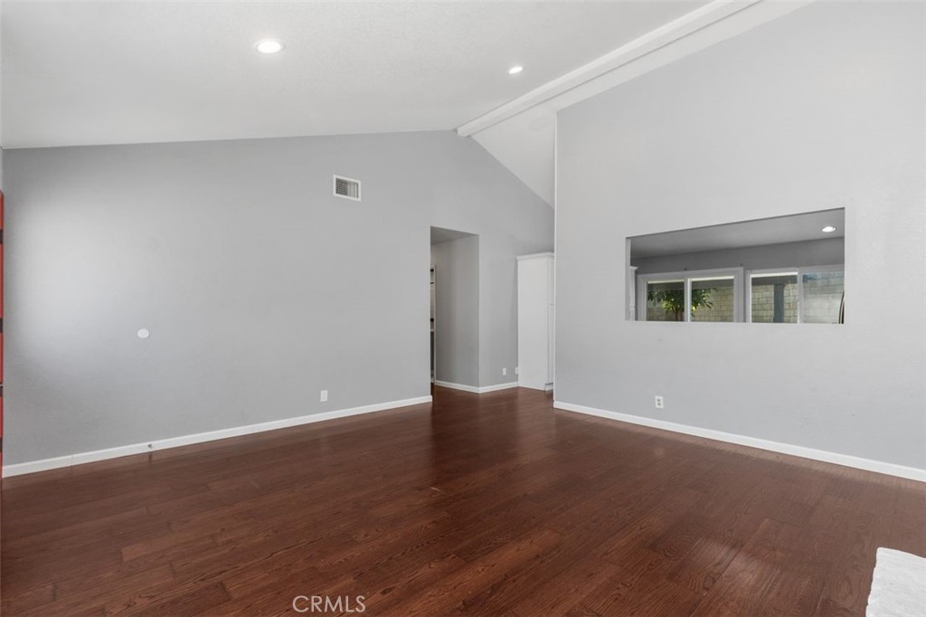3338 E Radcliffe