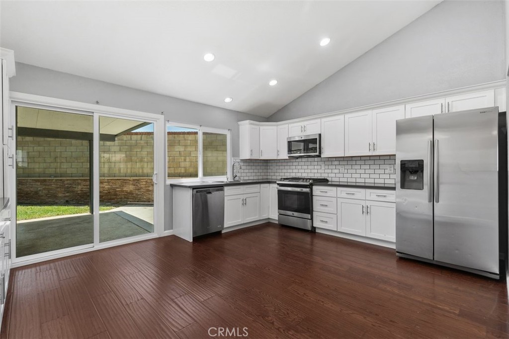 3338 E Radcliffe