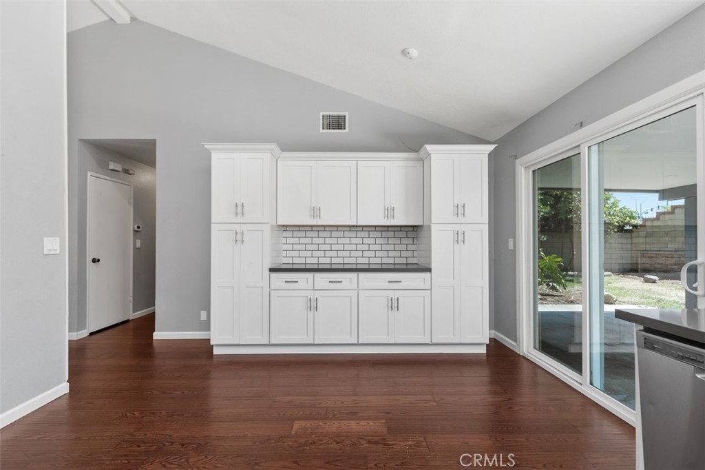 3338 E Radcliffe