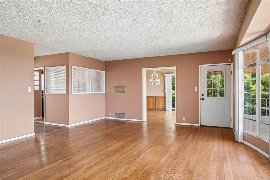 5129 Brea Crest