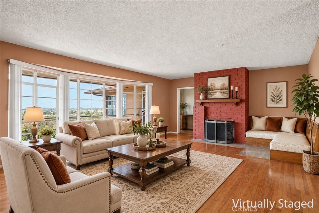 5129 Brea Crest