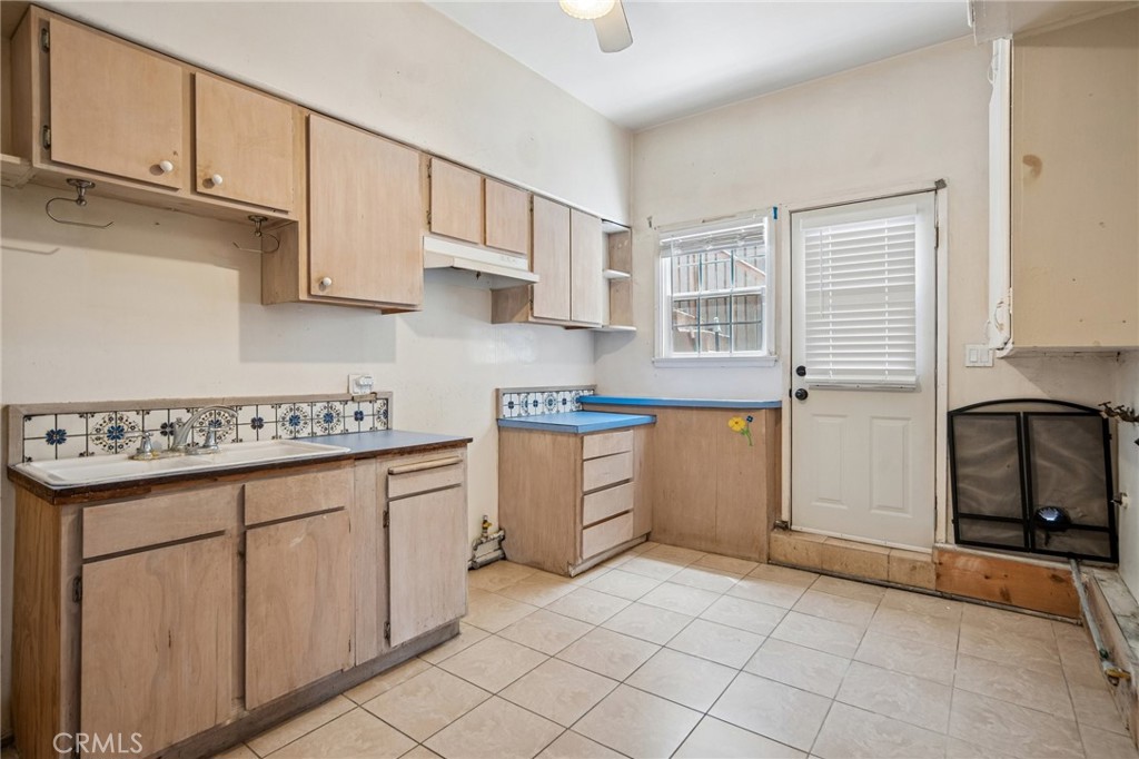 5129 Brea Crest
