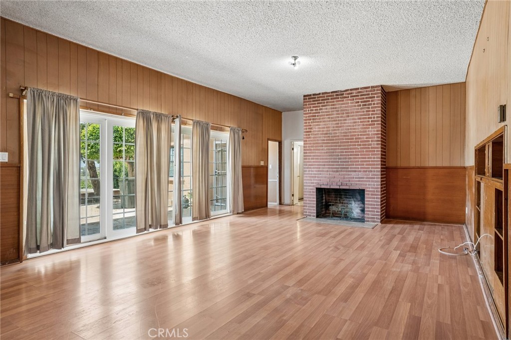 5129 Brea Crest