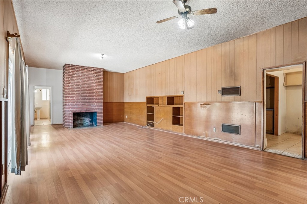 5129 Brea Crest