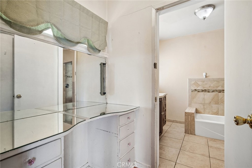 5129 Brea Crest