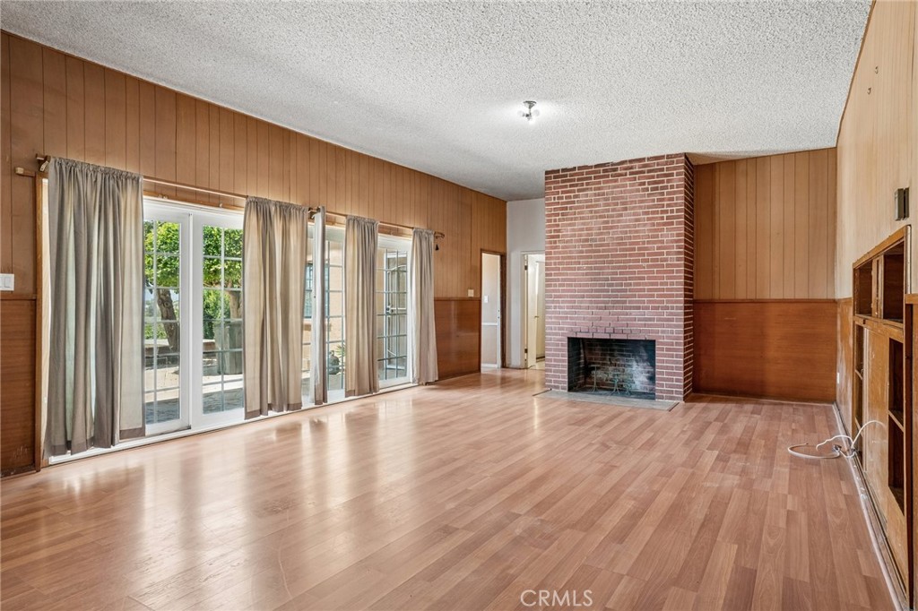 5129 Brea Crest