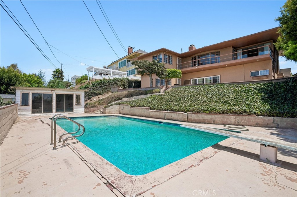 5129 Brea Crest