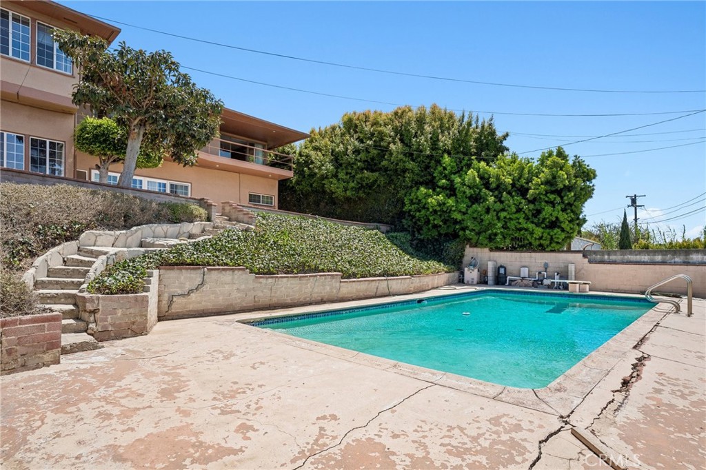 5129 Brea Crest