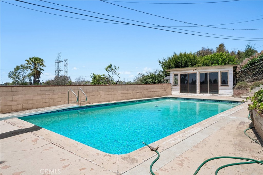 5129 Brea Crest