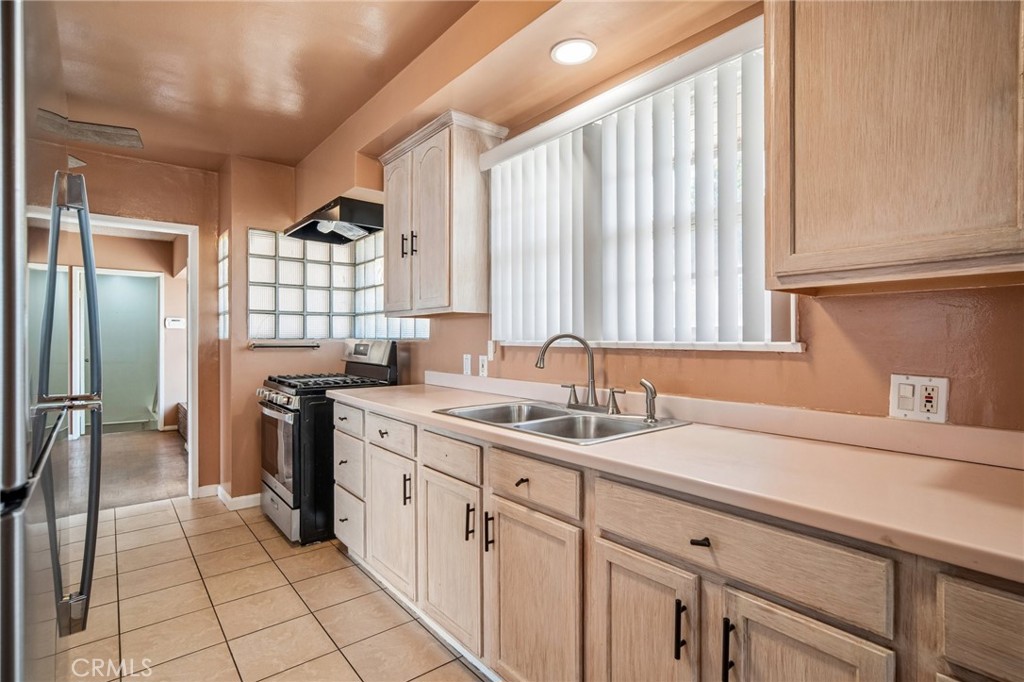 5129 Brea Crest