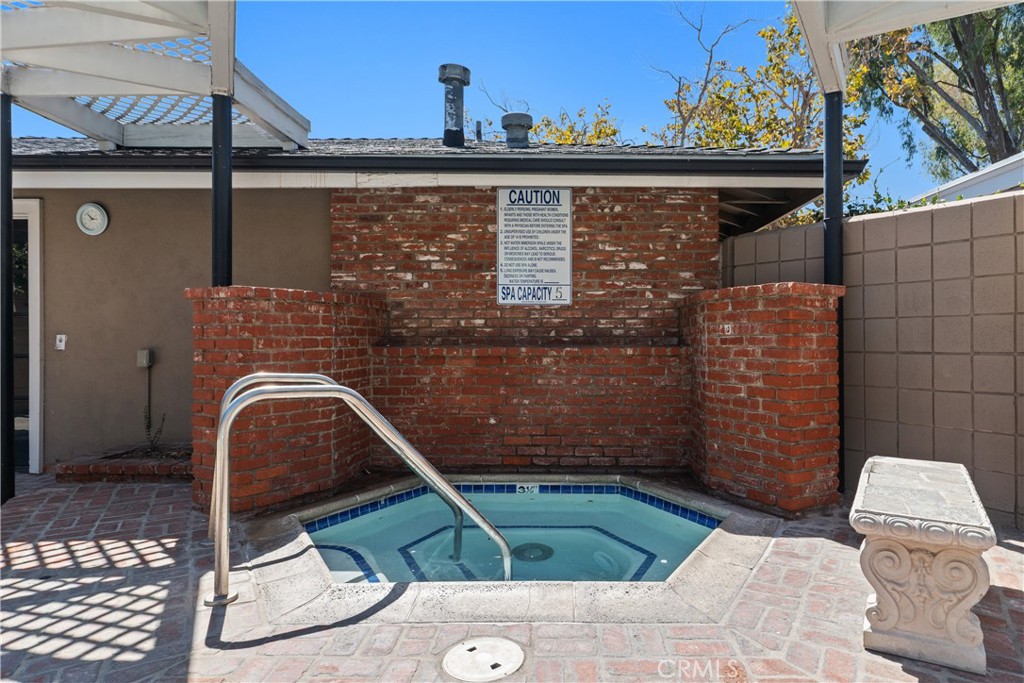 660 S Glassell Street 45