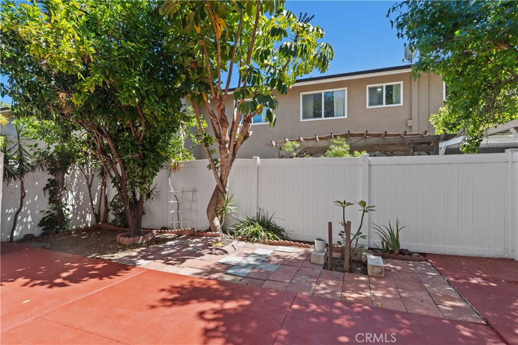 660 S Glassell Street 45