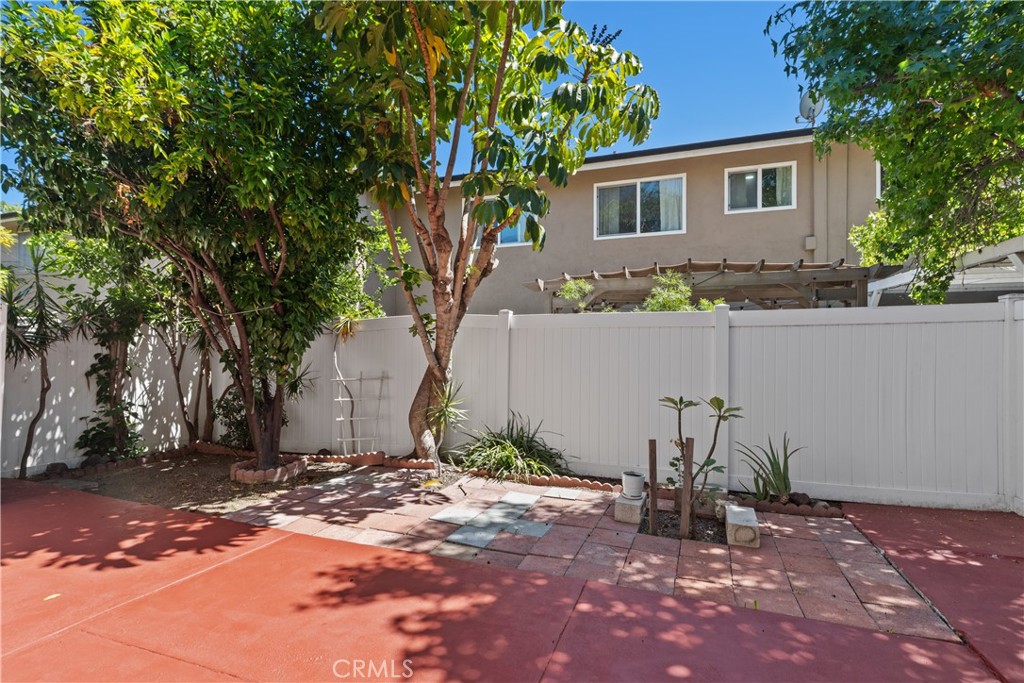 660 S Glassell Street 45
