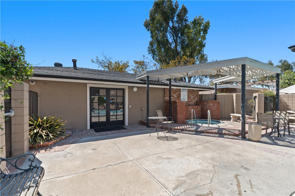660 S Glassell Street 45