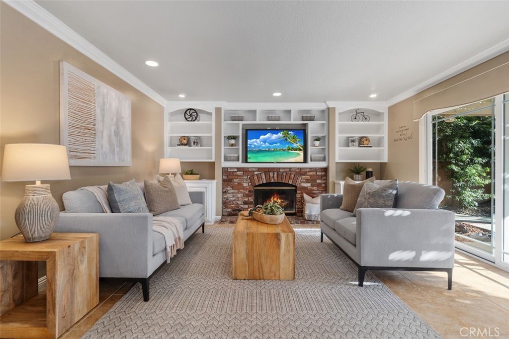 5425 Via Cervantes