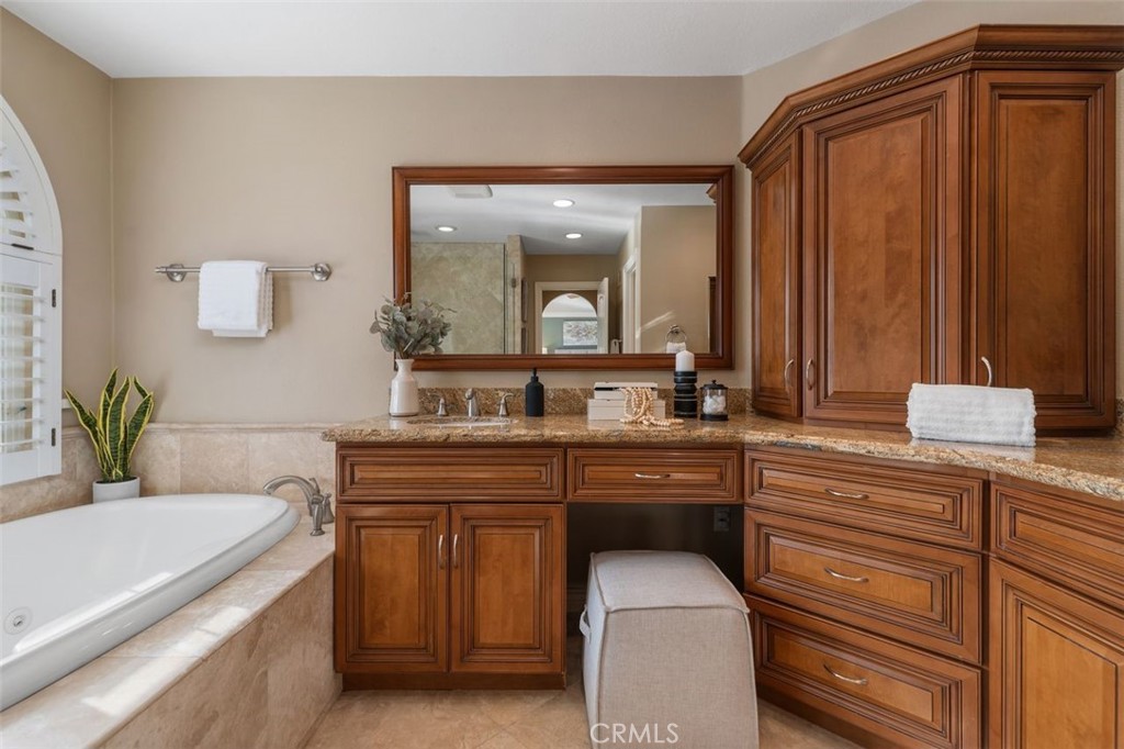 5425 Via Cervantes