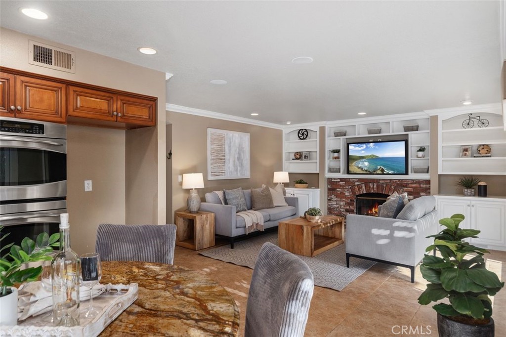 5425 Via Cervantes