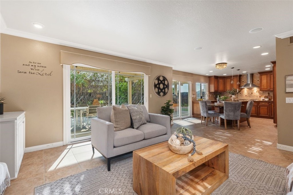 5425 Via Cervantes