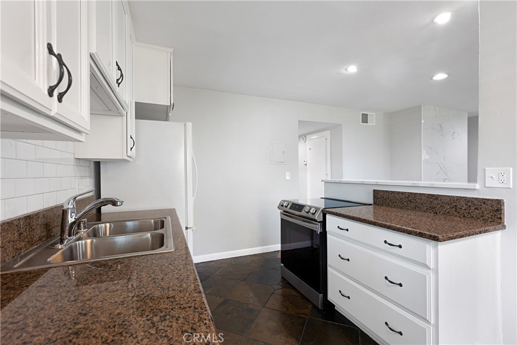 17572 Vandenberg Lane 01