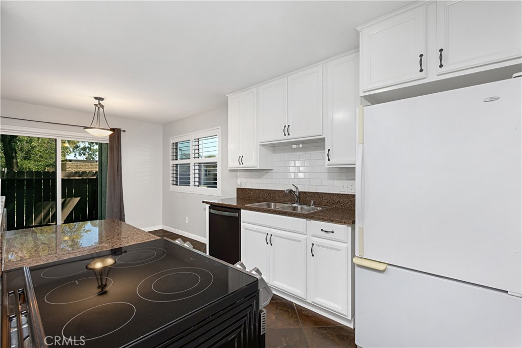 17572 Vandenberg Lane 01