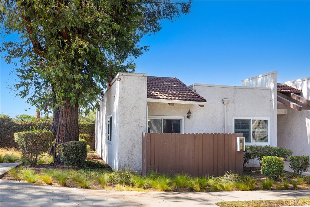 17572 Vandenberg Lane 01