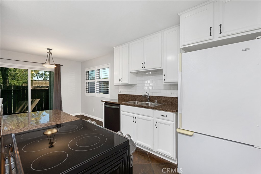 17572 Vandenberg Lane 01
