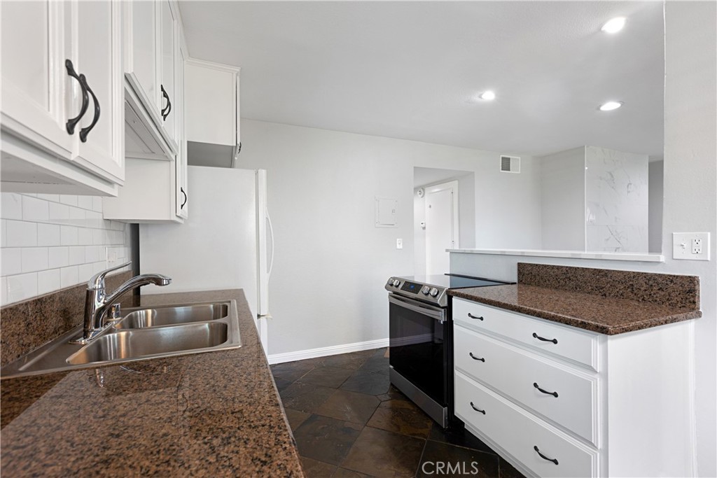 17572 Vandenberg Lane 01