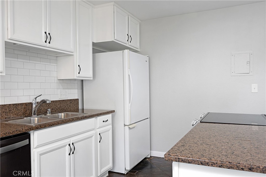 17572 Vandenberg Lane 01
