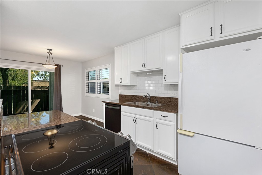 17572 Vandenberg Lane 01