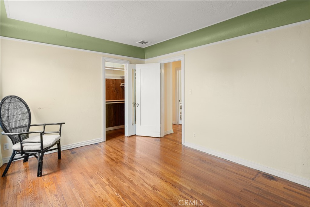 3729 Olive