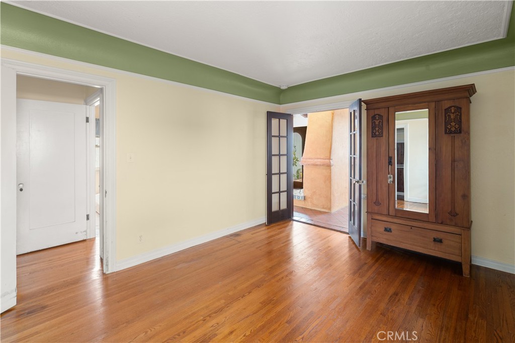 3729 Olive