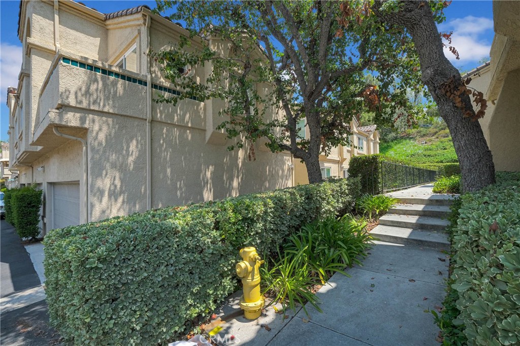 21164 Gladiolos Way