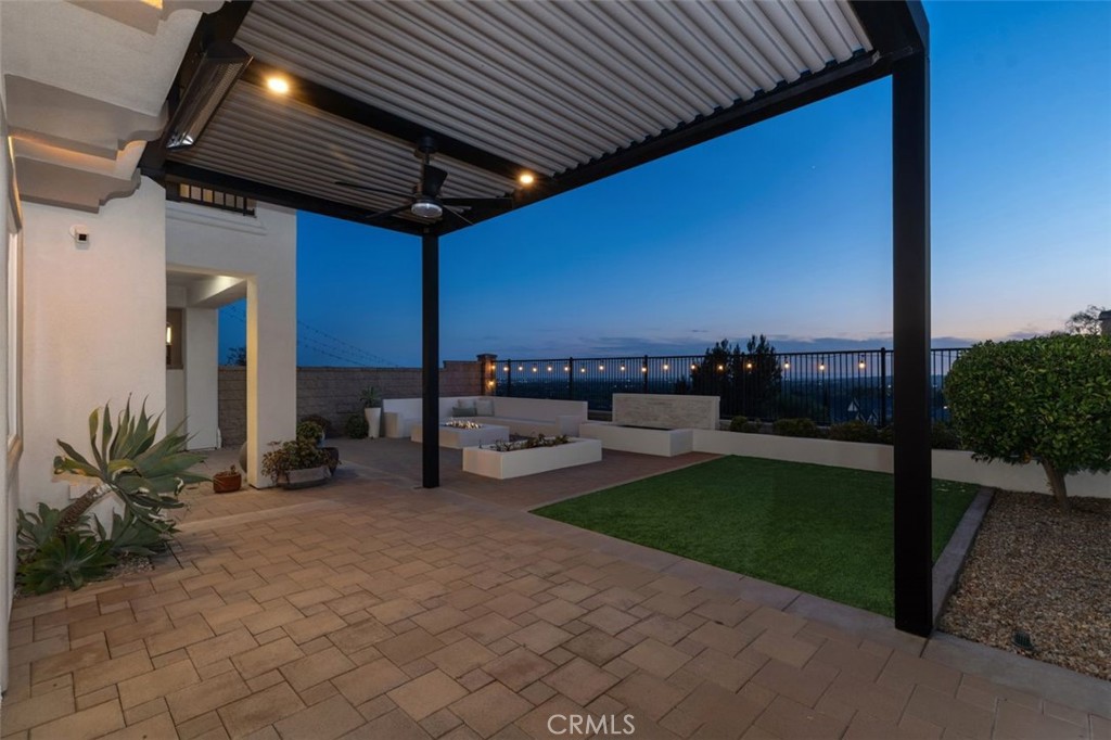 3933 Diamond Hill