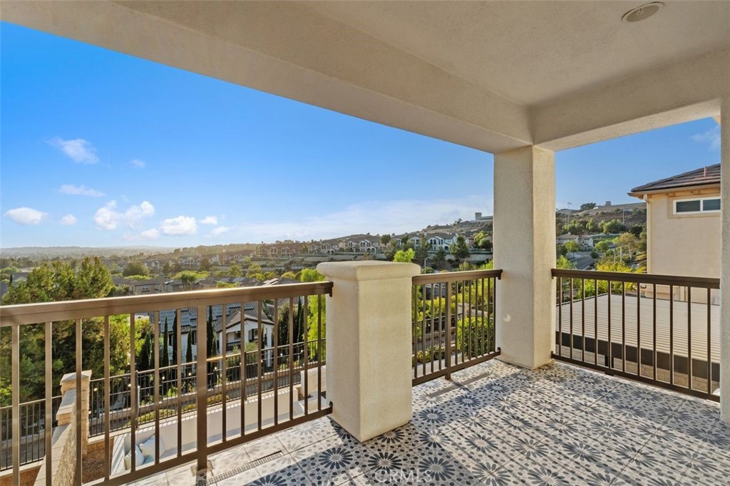 3933 Diamond Hill