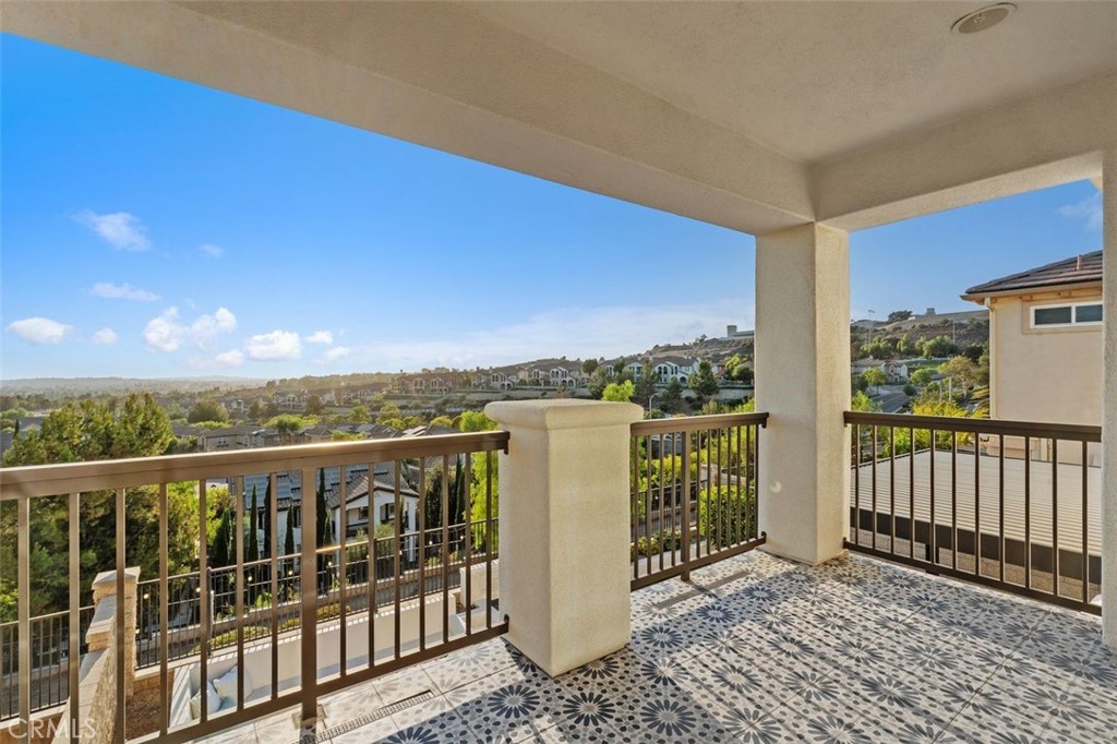 3933 Diamond Hill
