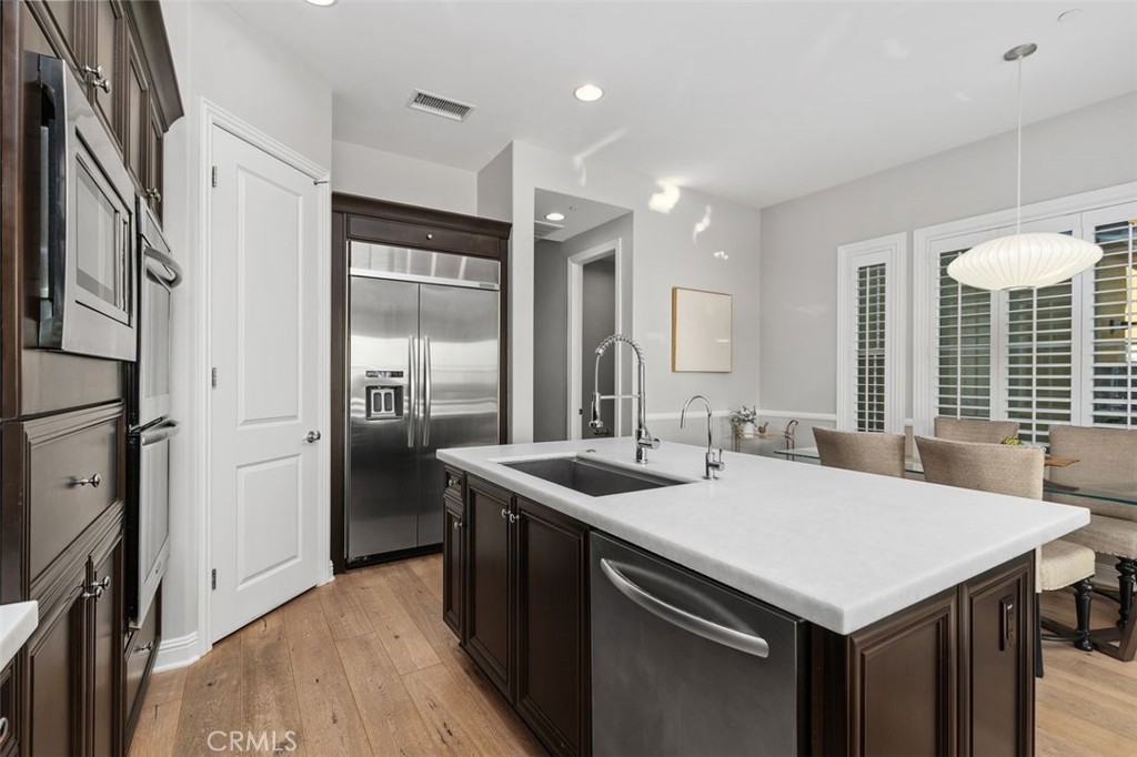 3933 Diamond Hill