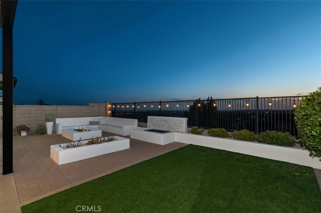 3933 Diamond Hill