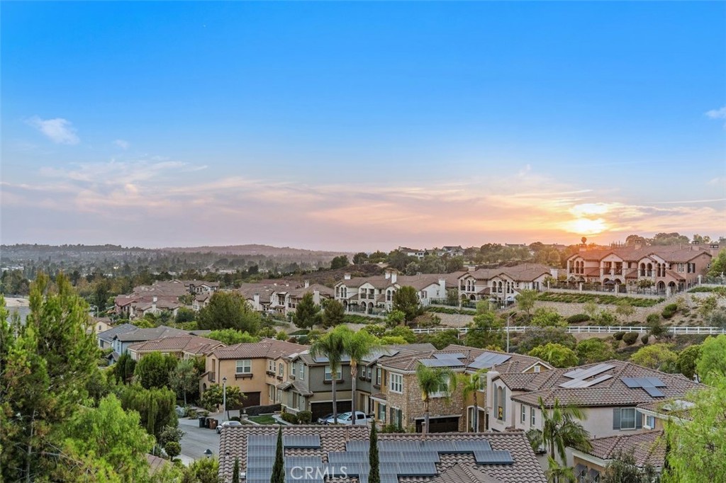 3933 Diamond Hill