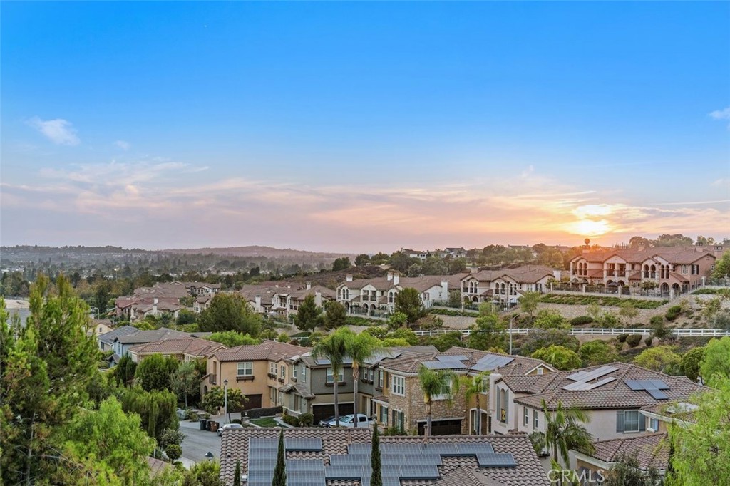 3933 Diamond Hill