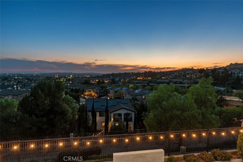 3933 Diamond Hill