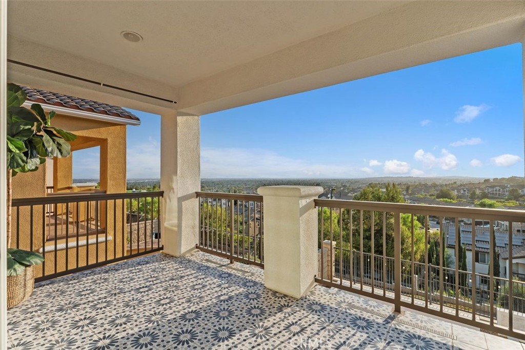 3933 Diamond Hill