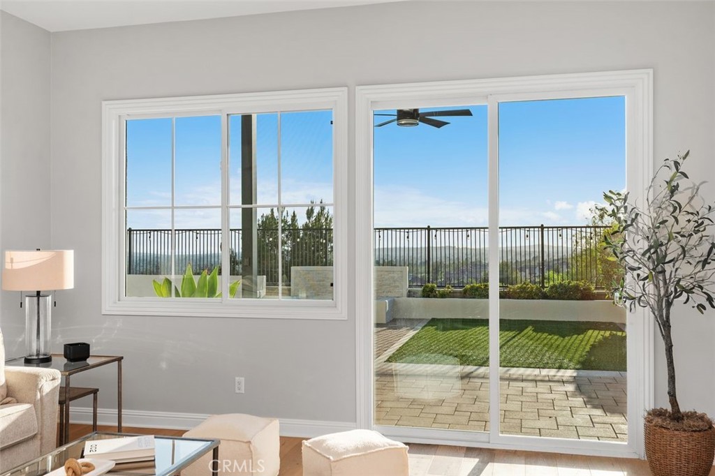 3933 Diamond Hill