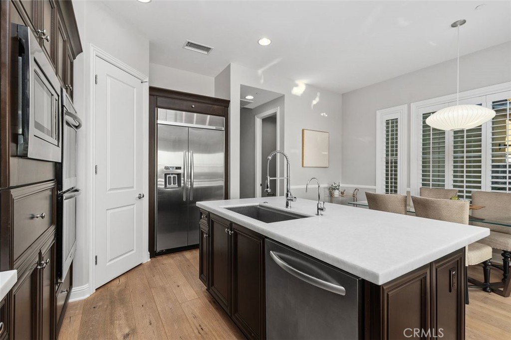 3933 Diamond Hill