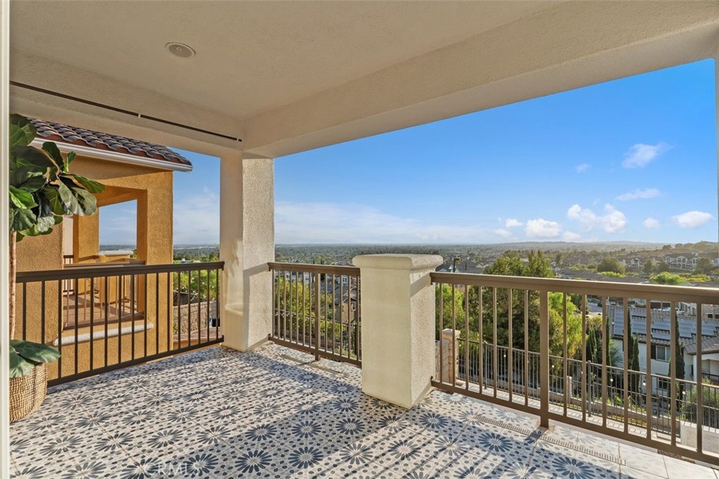 3933 Diamond Hill
