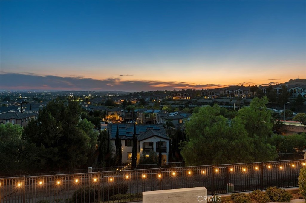 3933 Diamond Hill