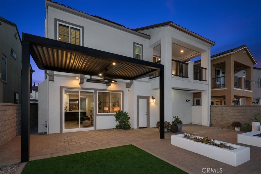 3933 Diamond Hill