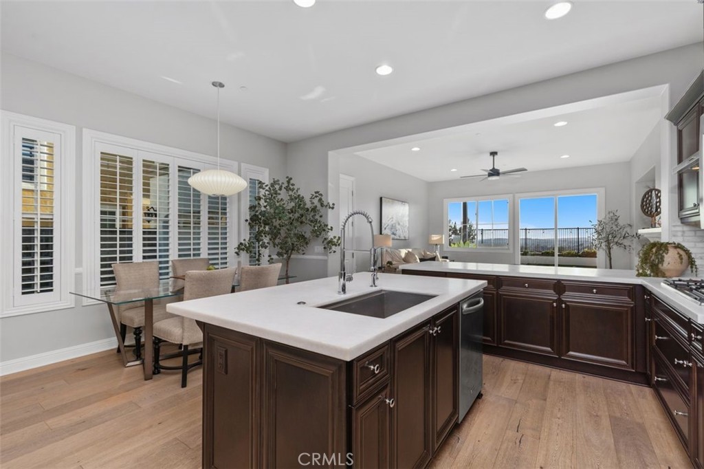 3933 Diamond Hill