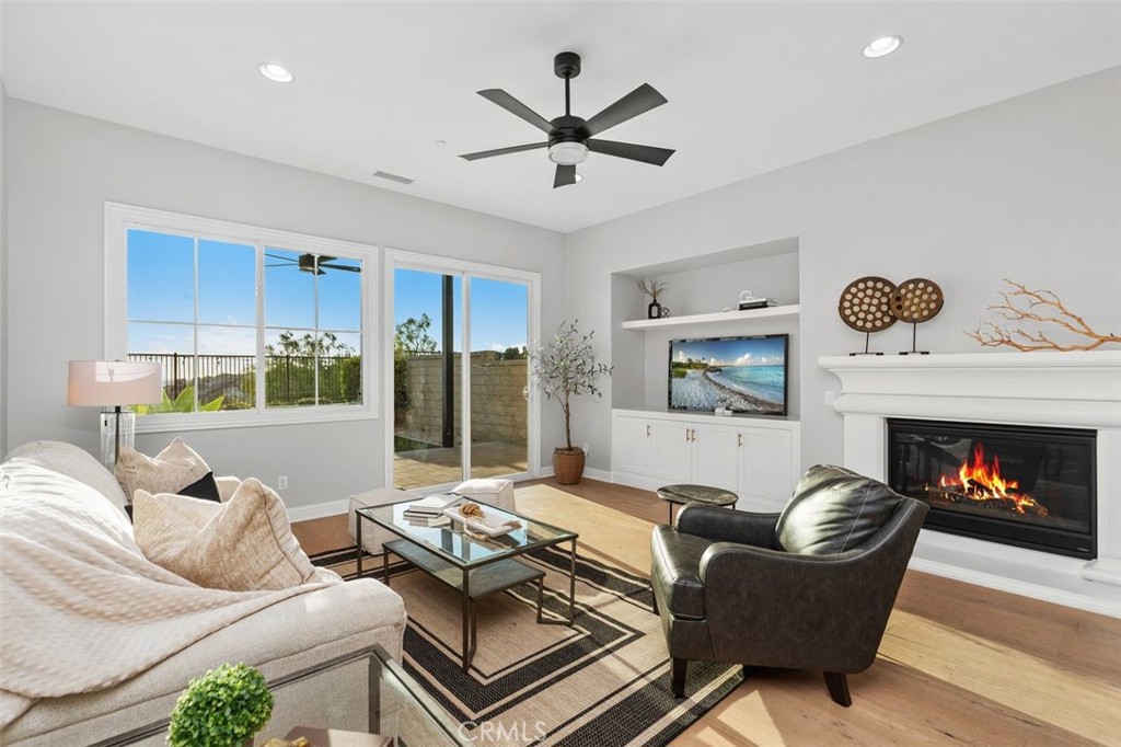 3933 Diamond Hill